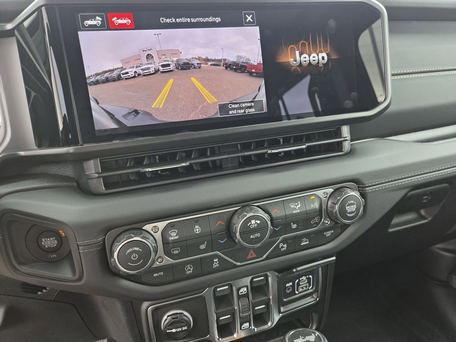 New 2026 Jeep Wrangler Unlimited Sahara image 10