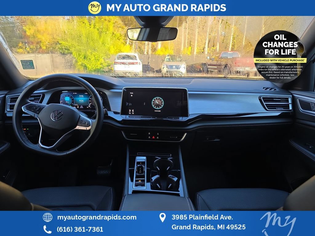 Used 2024 Volkswagen Atlas Cross Sport SE image 12