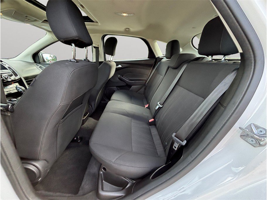 Used 2017 Ford Focus SEL FWD image 29