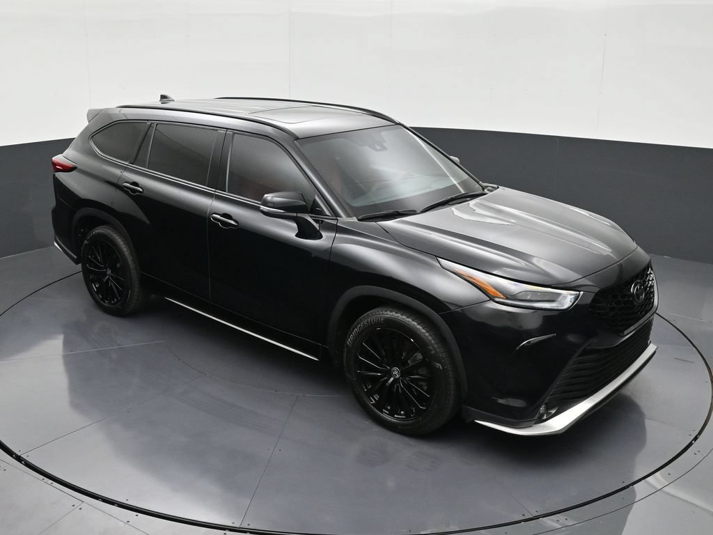 Used 2023 Toyota Highlander XSE FWD image 19