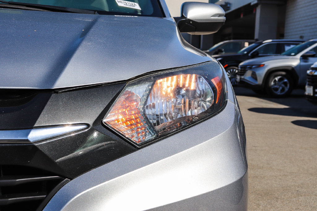 Used 2017 Honda HR-V EX-L image 4