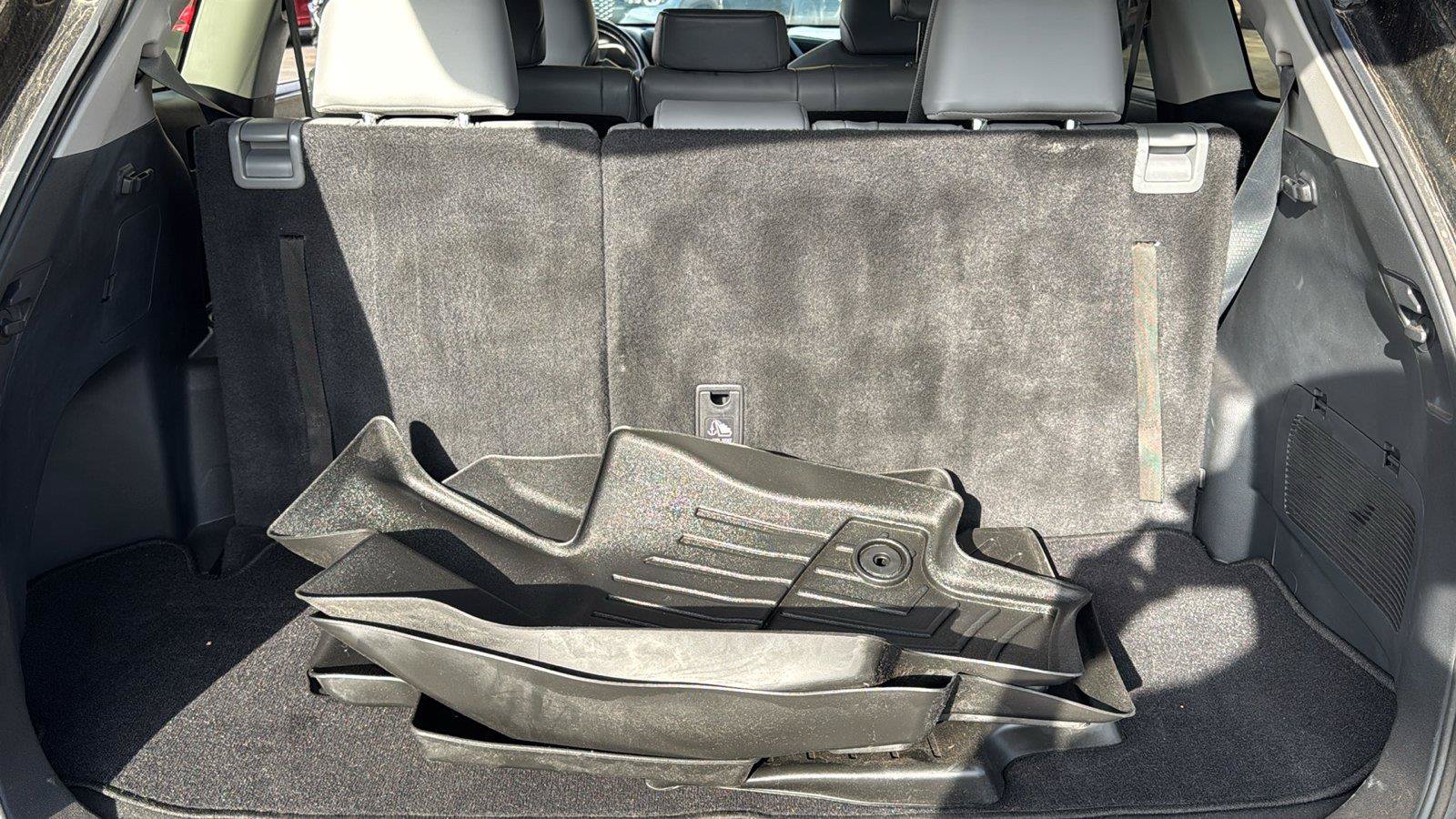 Used 2023 Toyota Highlander XLE FWD image 27