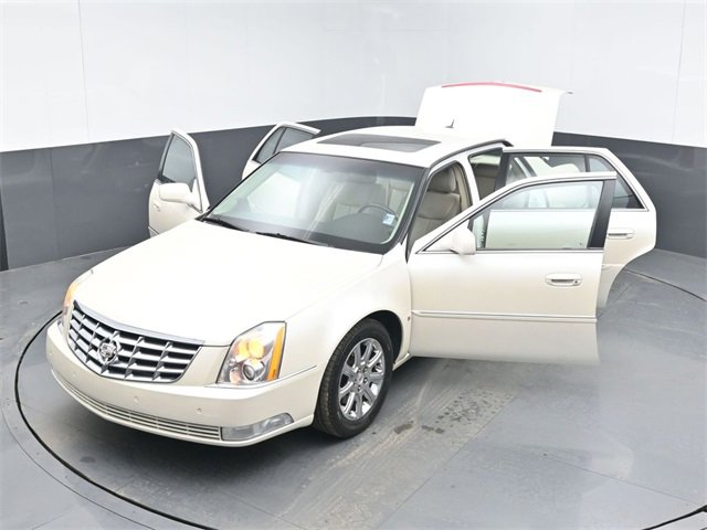 Used 2008 Cadillac DTS w/ Sun And Sound Package image 51