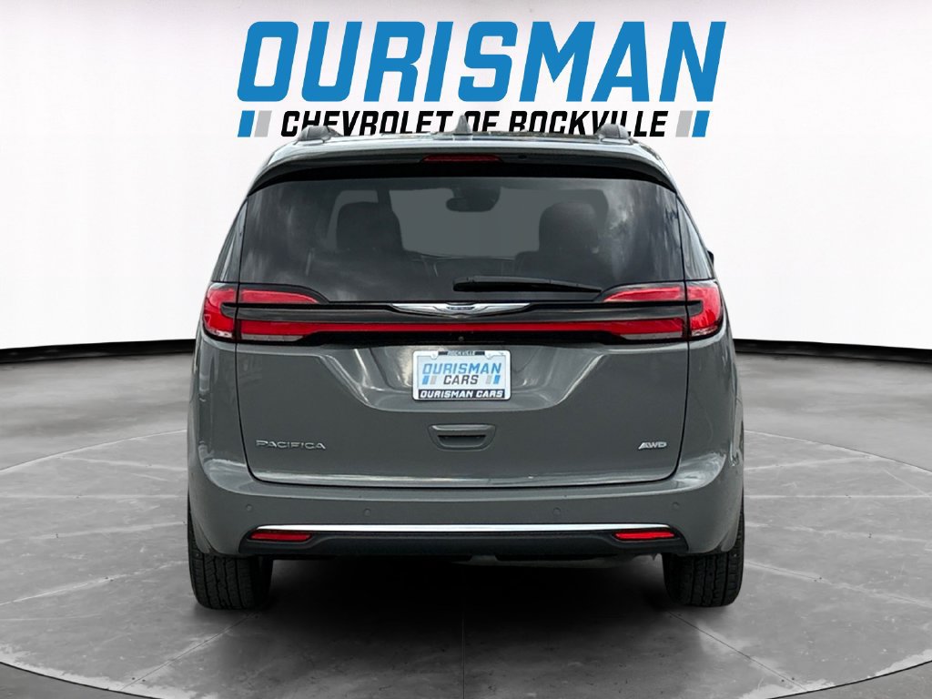 Used 2022 Chrysler Pacifica Touring-L w/ Uconnect Theater Family Group AWD/4WD image 5