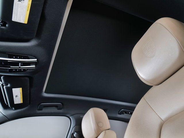 Certified 2023 Porsche Cayenne Platinum Edition image 25