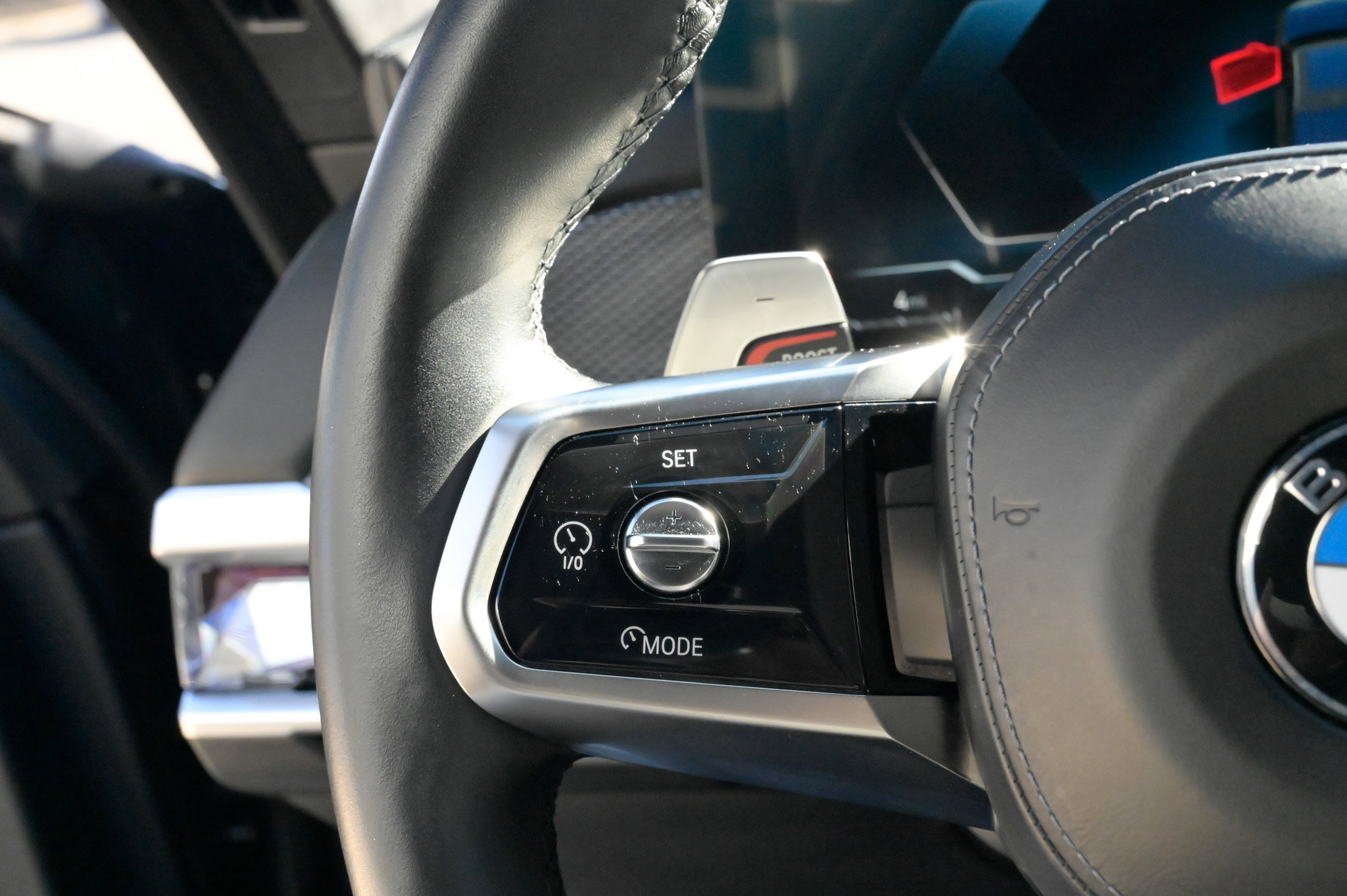 Used 2023 BMW 760i xDrive w/ Executive Package image 24