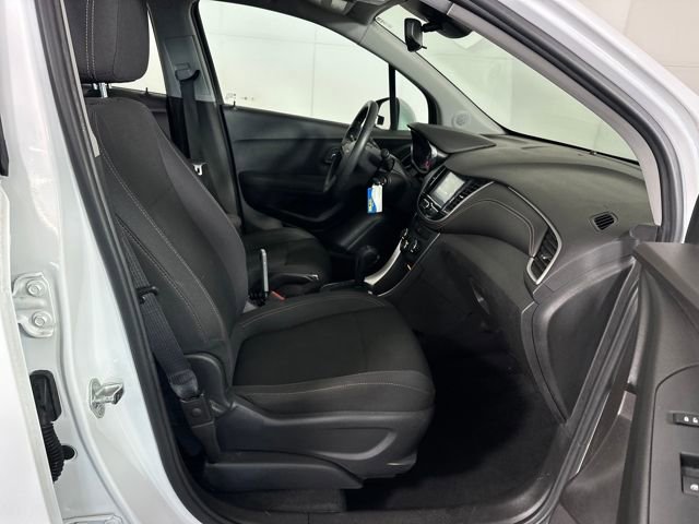 Used 2017 Chevrolet Trax LS image 28