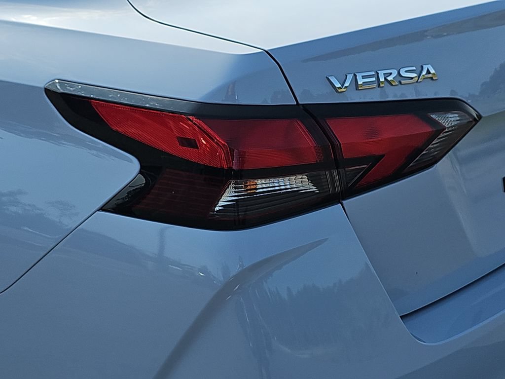 Used 2025 Nissan Versa SV w/ Trunk Package FWD image 33