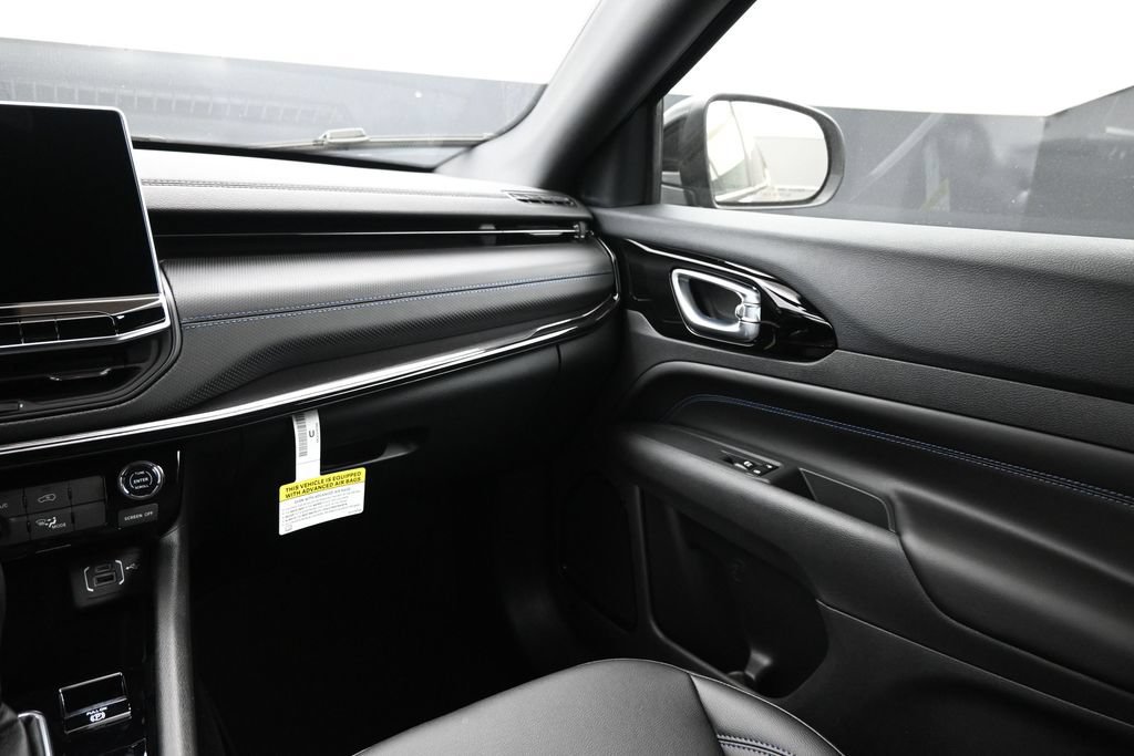 New 2026 Jeep Compass Latitude AWD/4WD image 6