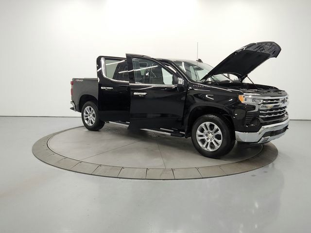 New 2026 Chevrolet Silverado 1500 LTZ w/ LPO, Dark Essentials Package image 9