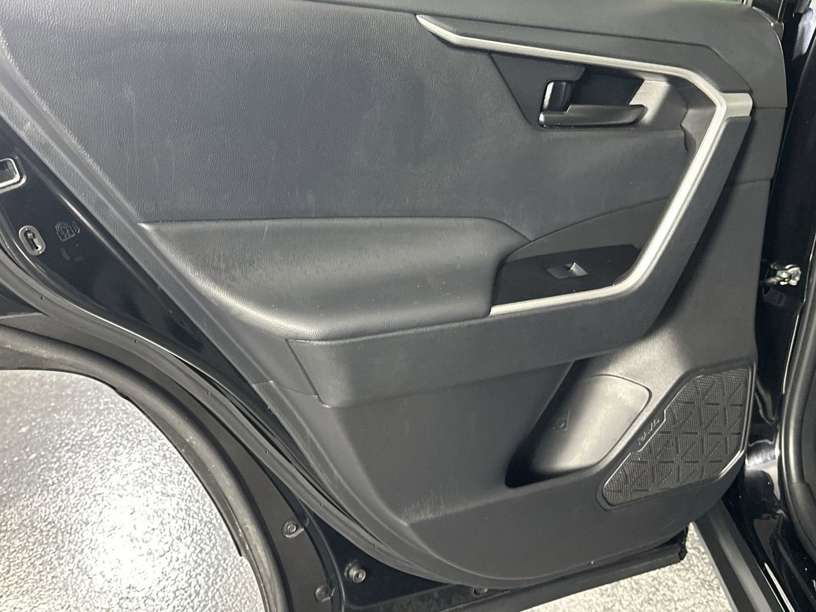 Used 2024 Toyota RAV4 LE FWD image 29