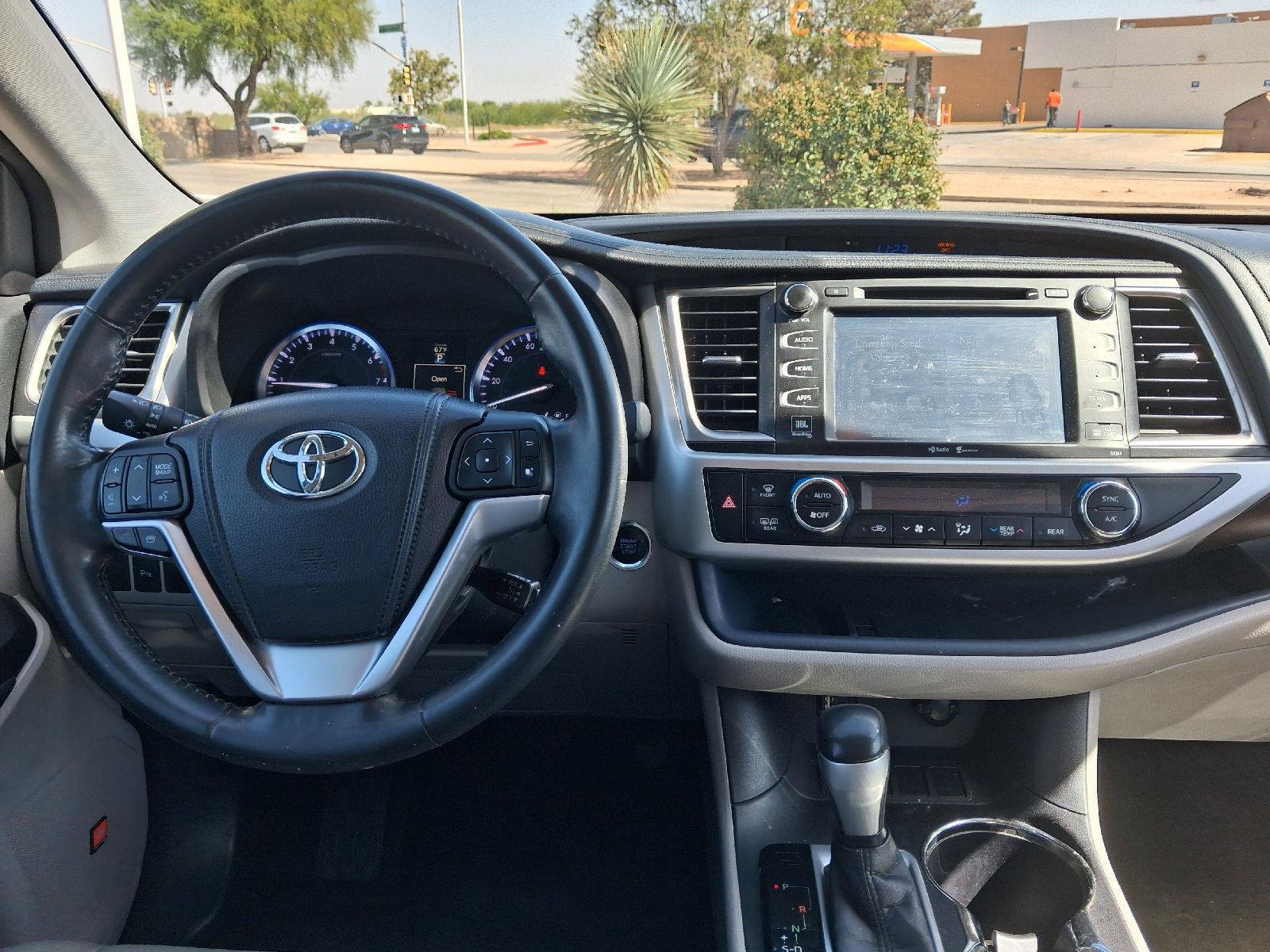 Used 2014 Toyota Highlander Limited FWD image 26