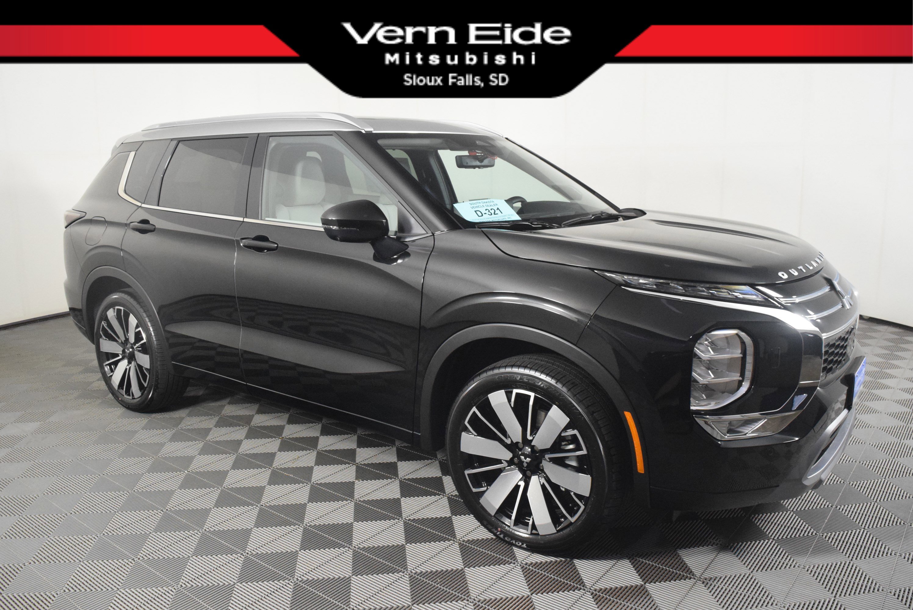 New 2025 Mitsubishi Outlander AWD image 1