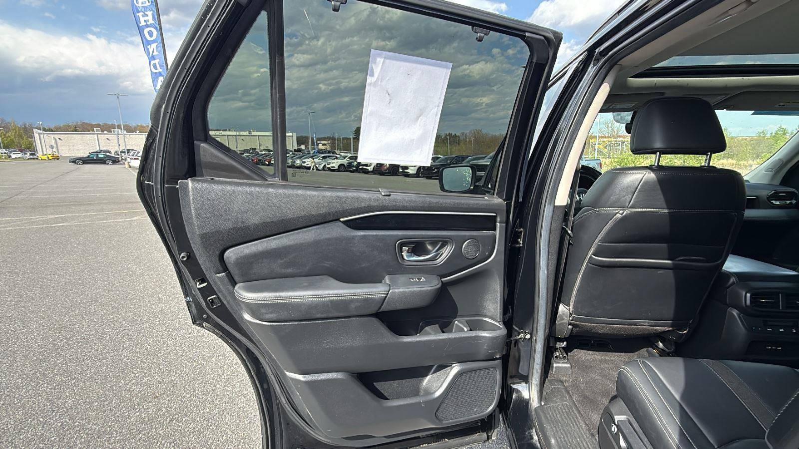 Used 2025 Honda Pilot Touring image 21