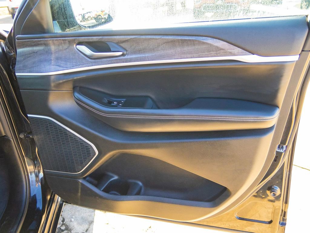 Used 2021 Jeep Grand Cherokee L Limited image 21