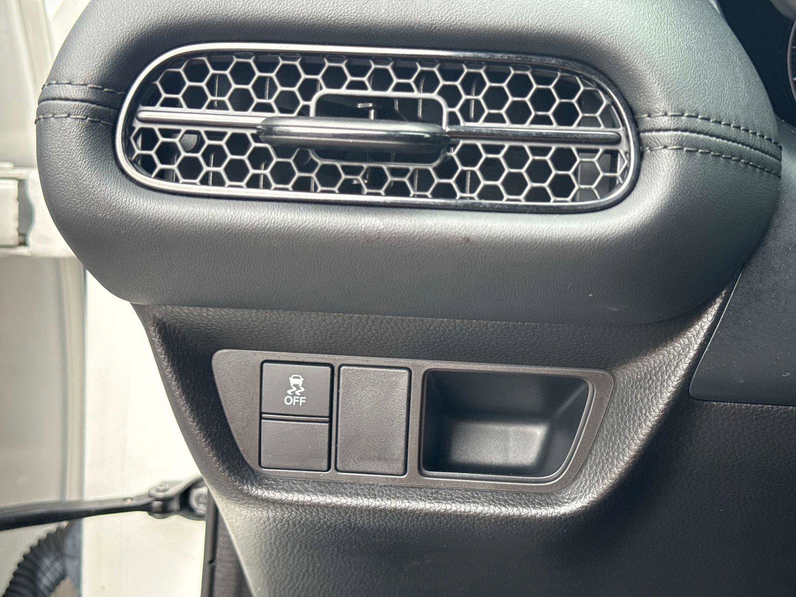 Certified 2023 Honda HR-V LX image 28