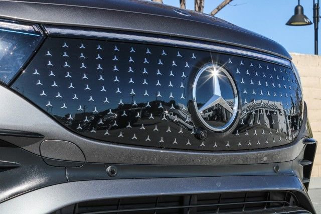 New 2025 Mercedes-Benz EQB 300 4MATIC image 5
