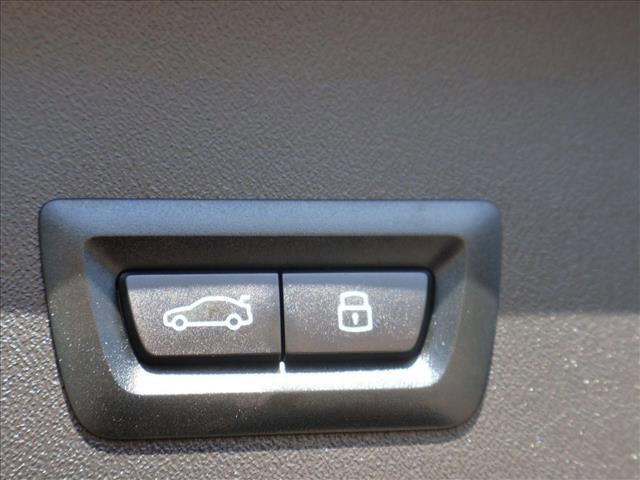 Used 2025 BMW X3 xDrive30i w/ Premium Package image 9