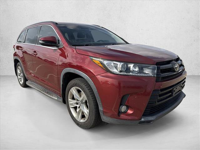 Used 2017 Toyota Highlander SE FWD image 3