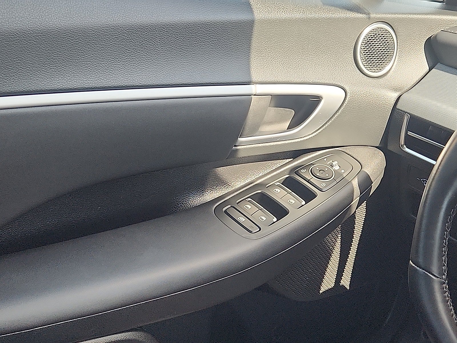 Certified 2025 Hyundai Sonata SEL FWD image 12