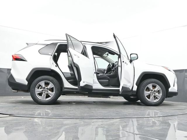 Used 2024 Toyota RAV4 LE AWD/4WD image 71