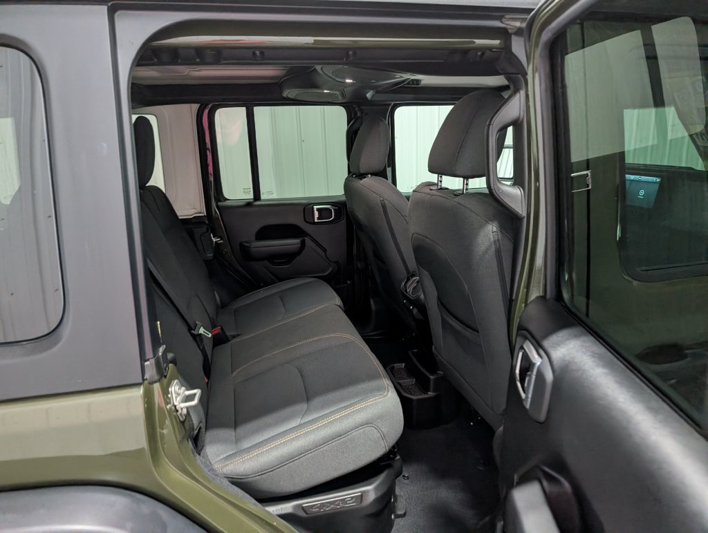Used 2024 Jeep Wrangler Unlimited AWD/4WD image 23