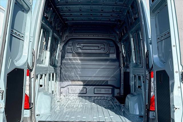 New 2026 Mercedes-Benz Sprinter 2500 image 21