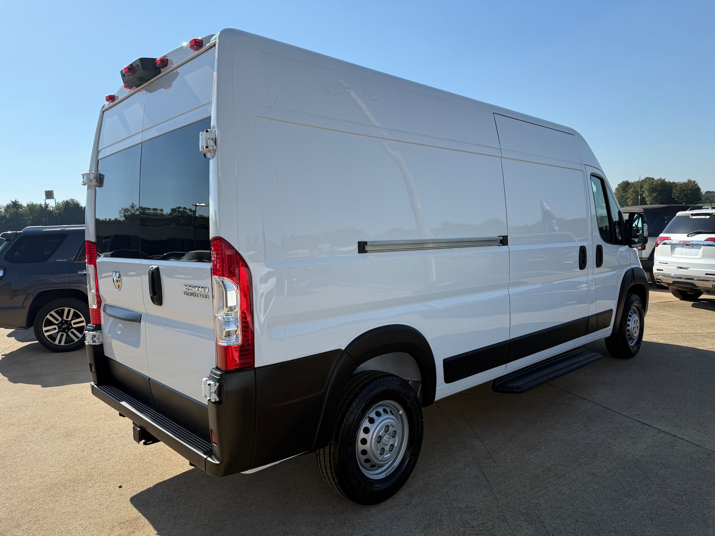 New 2026 RAM ProMaster 2500 w/ Cold Weather Group FWD image 4