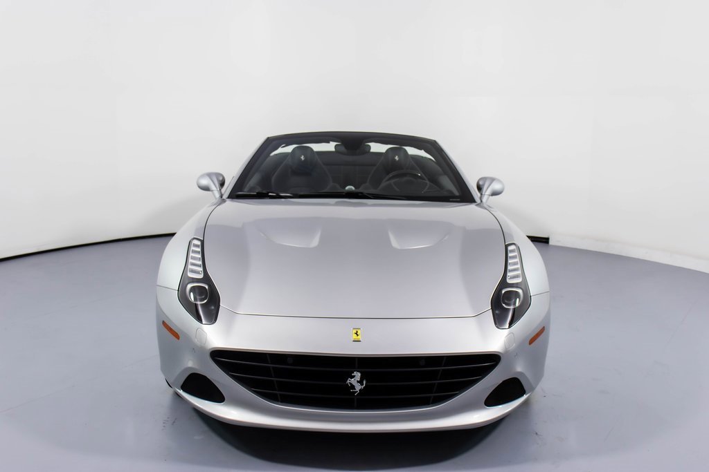 Used 2016 Ferrari California T image 15