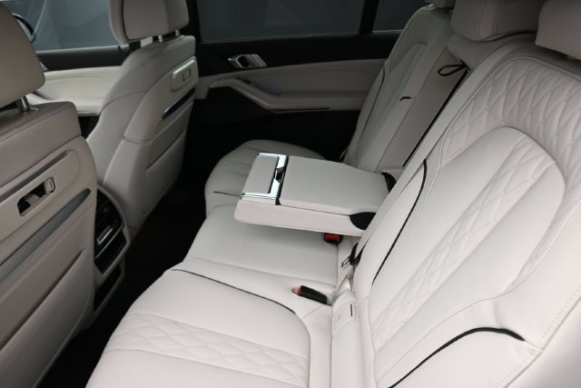 New 2027 BMW X7 xDrive40i AWD/4WD image 23