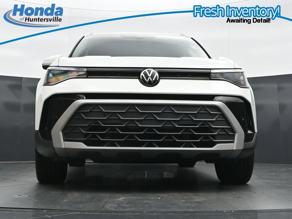 Used 2025 Volkswagen Taos SE w/ Panoramic Sunroof Package FWD image 29
