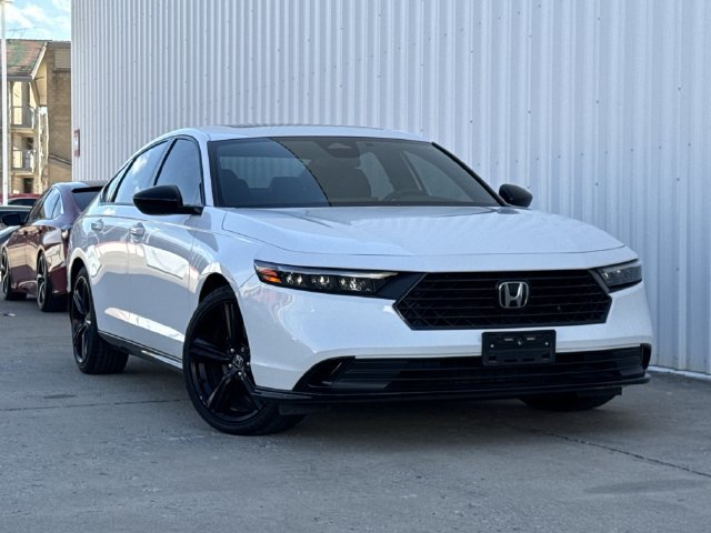 Used 2025 Honda Accord Sport image 2