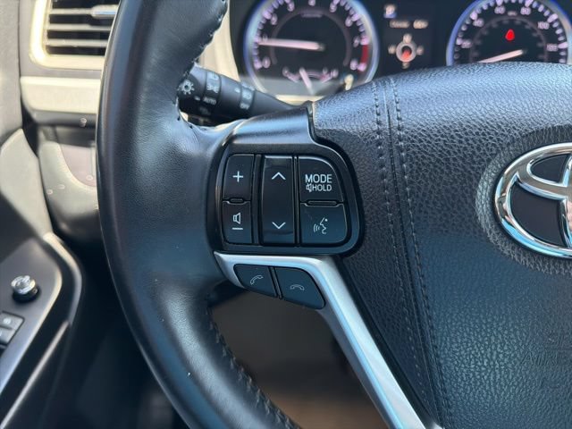 Used 2019 Toyota Highlander AWD V6 image 27