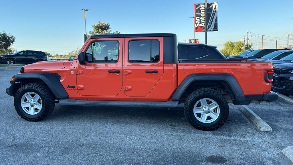 Used 2020 Jeep Gladiator Sport w/ Quick Order Package 24S AWD/4WD image 9