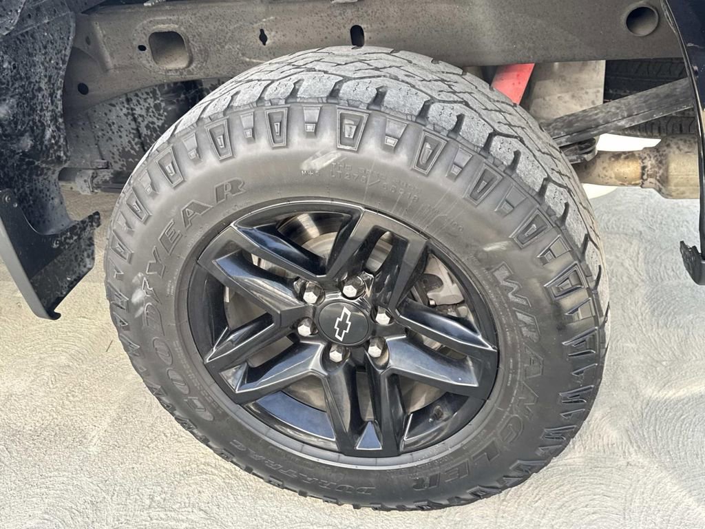 Used 2022 Chevrolet Silverado 1500 LT Trail Boss w/ LPO, Dark Essentials Package image 8