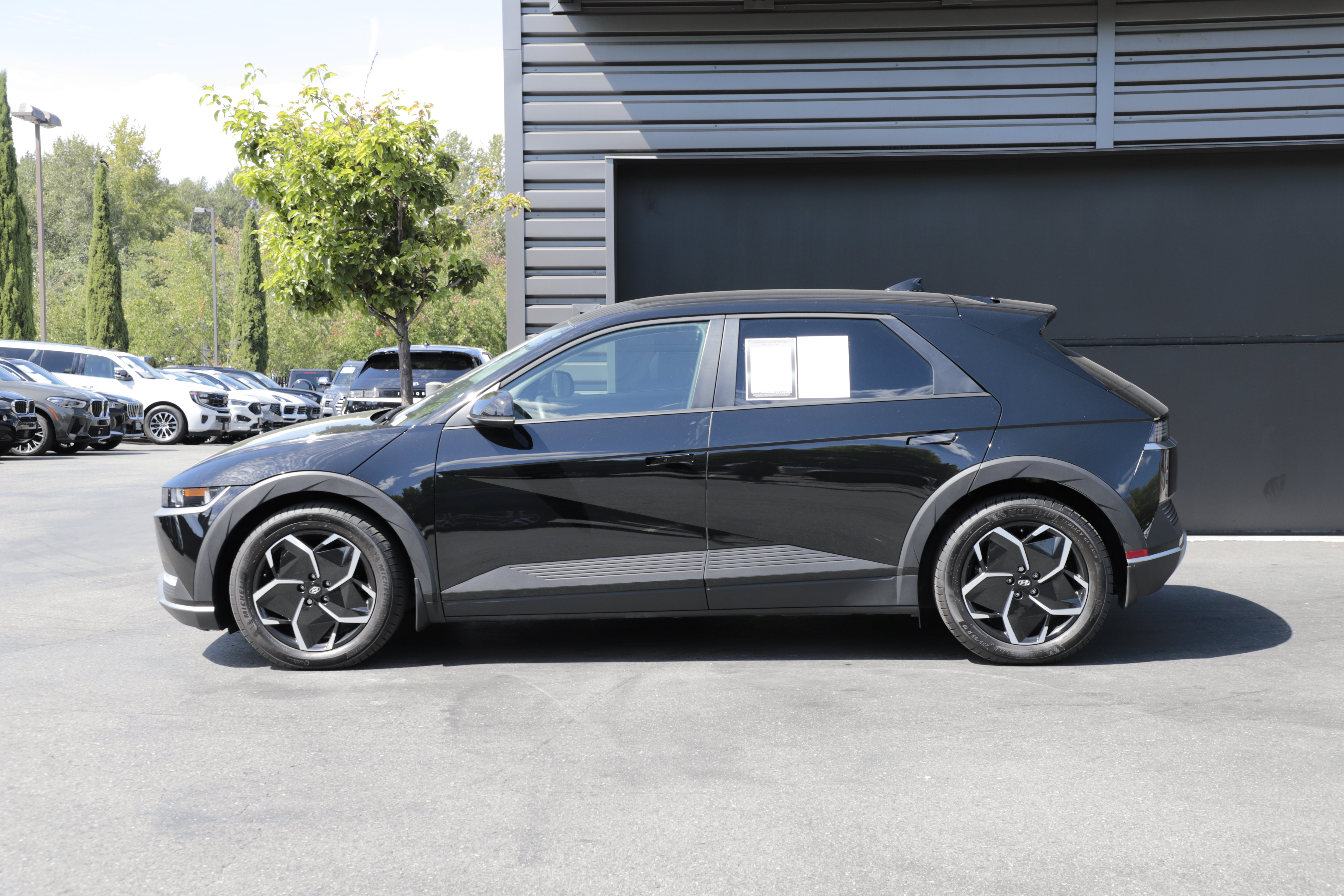 Used 2024 Hyundai Ioniq 5 SE AWD/4WD image 5