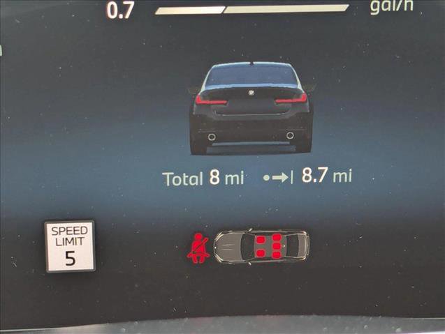 Used 2025 BMW 330i Sedan w/ Premium Package image 10