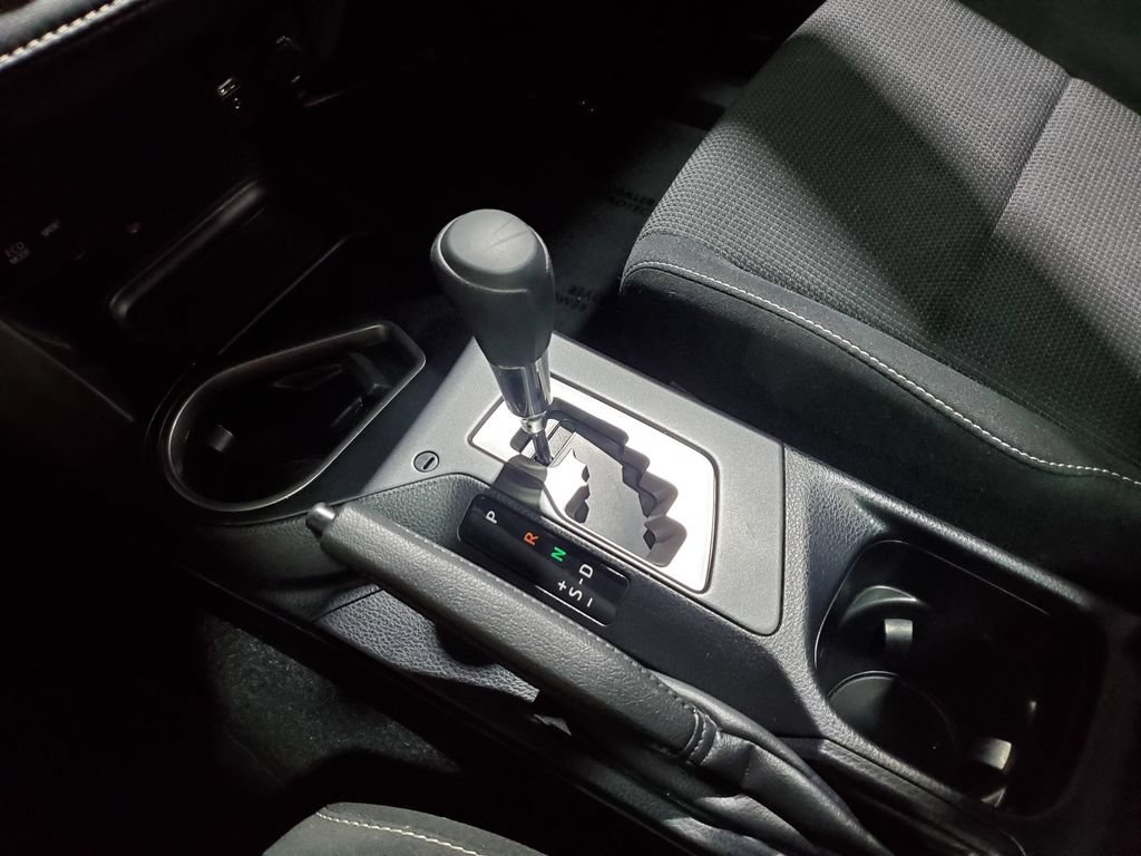 Used 2018 Toyota RAV4 XLE FWD image 32