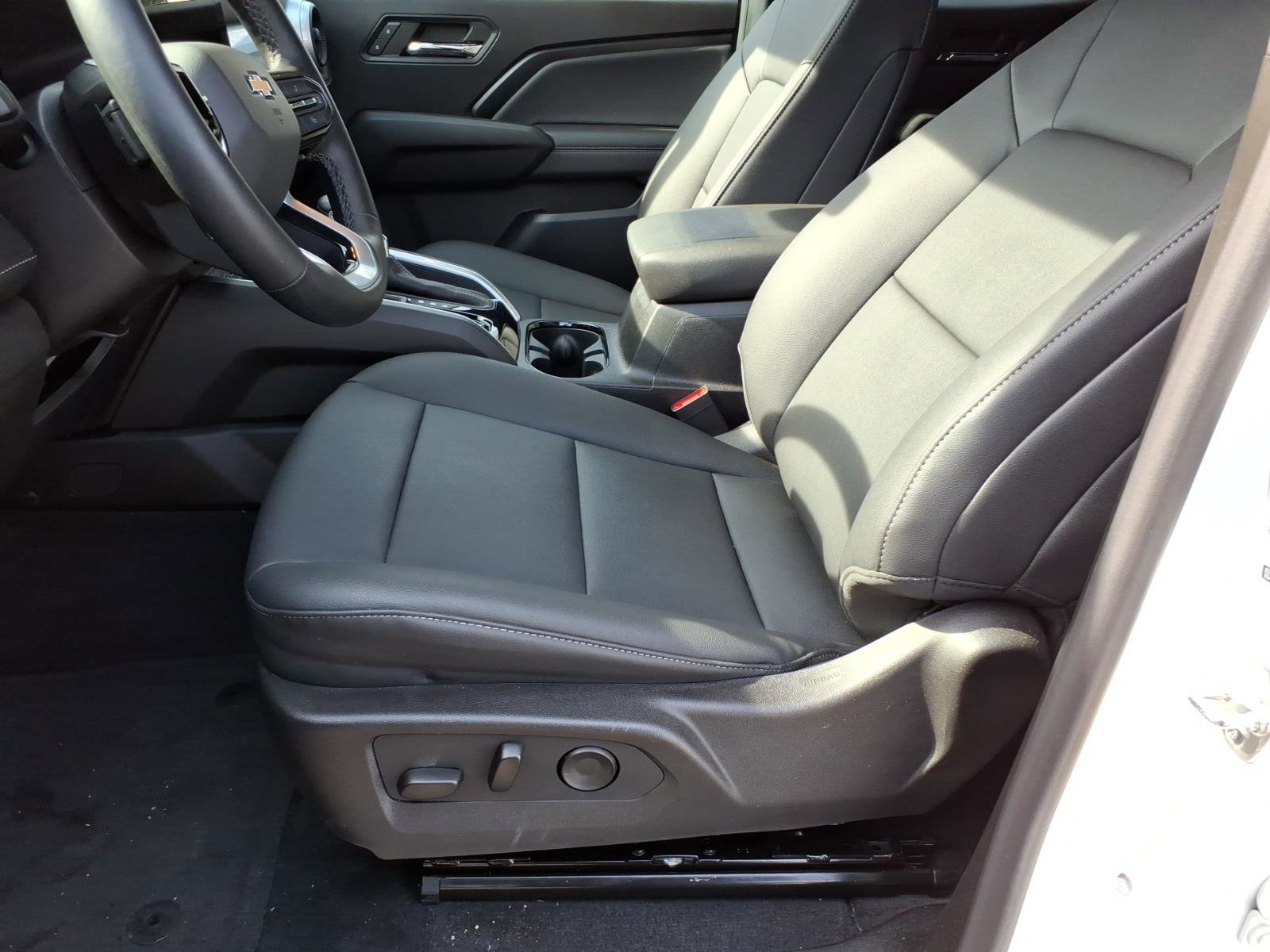 Used 2025 Chevrolet Colorado W/T w/ Advanced Trailering Package RWD image 13