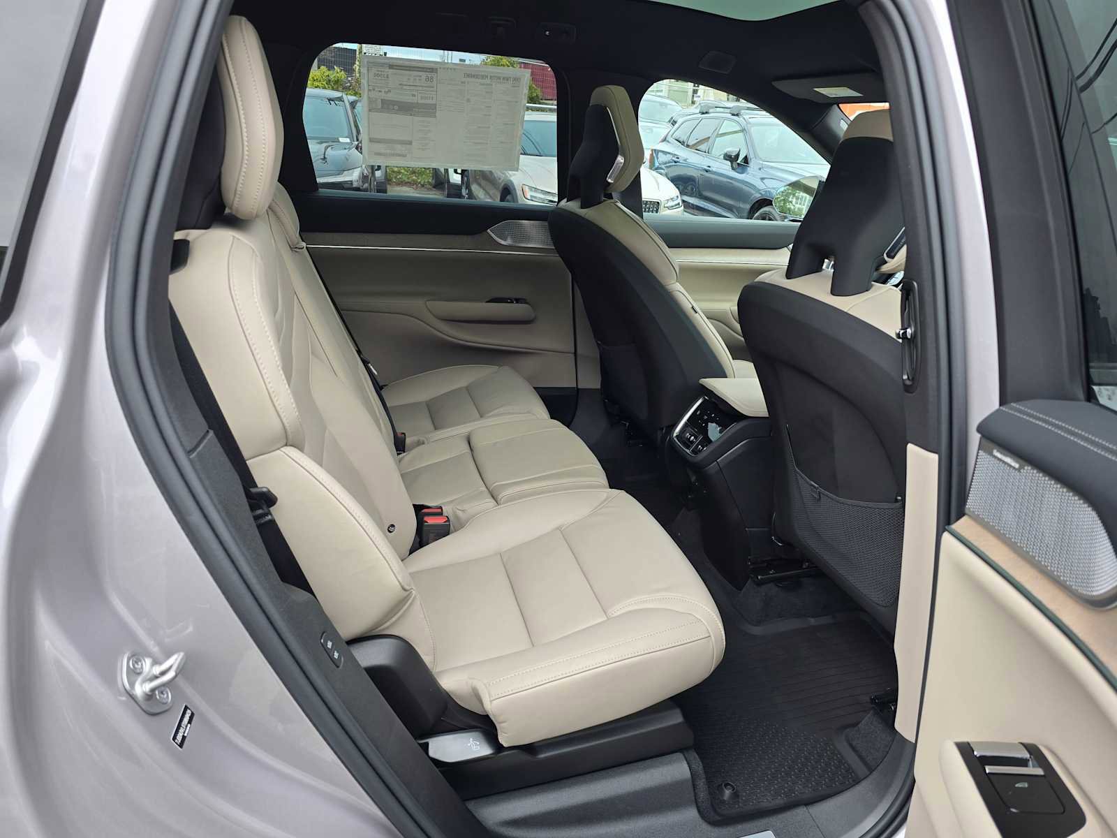 New 2026 Volvo EX90 Ultra image 12