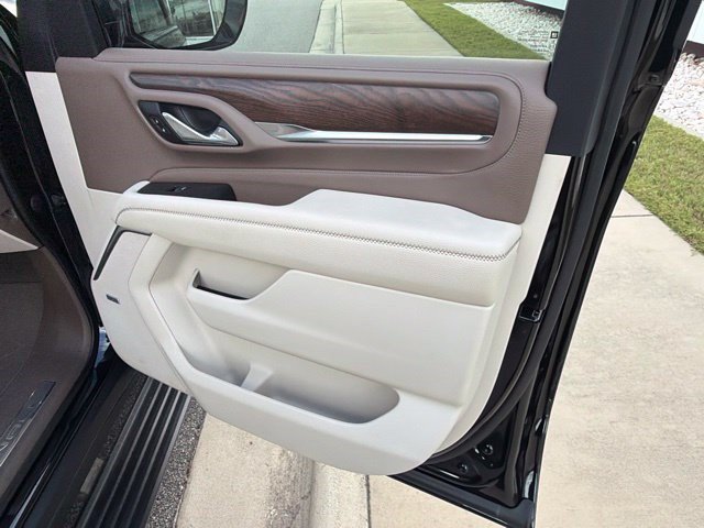 Used 2021 GMC Yukon Denali w/ Denali Premium Package AWD/4WD image 31