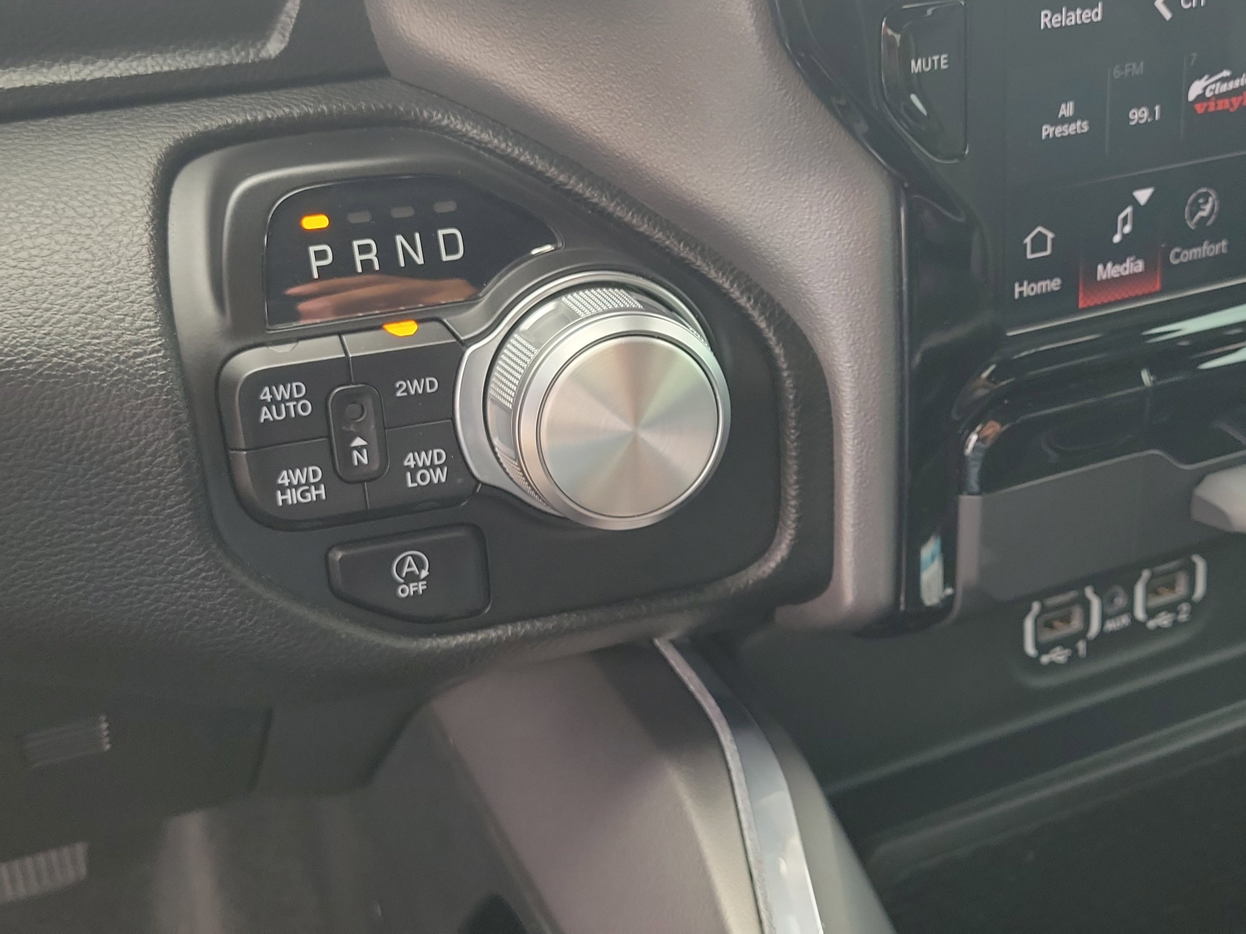 Used 2023 RAM 1500 Laramie AWD/4WD image 28