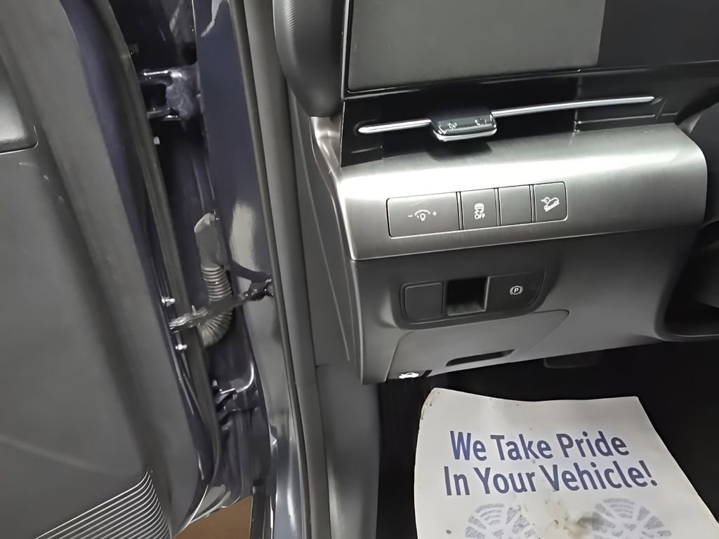 Certified 2024 Hyundai Kona SEL image 11