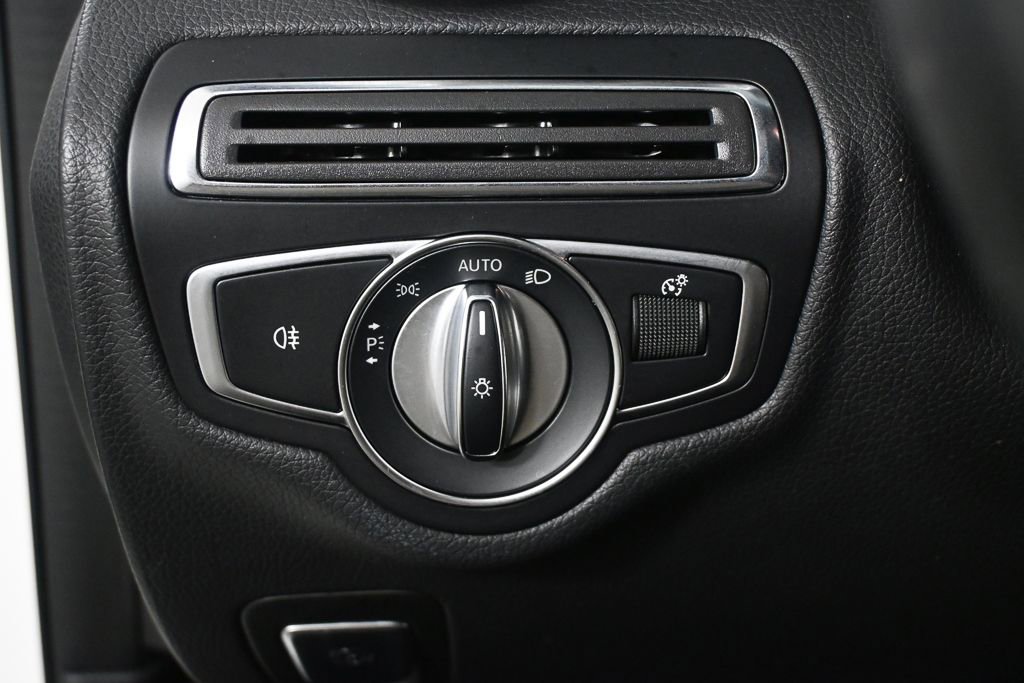 Certified 2019 Mercedes-Benz C 300 4MATIC Sedan image 9