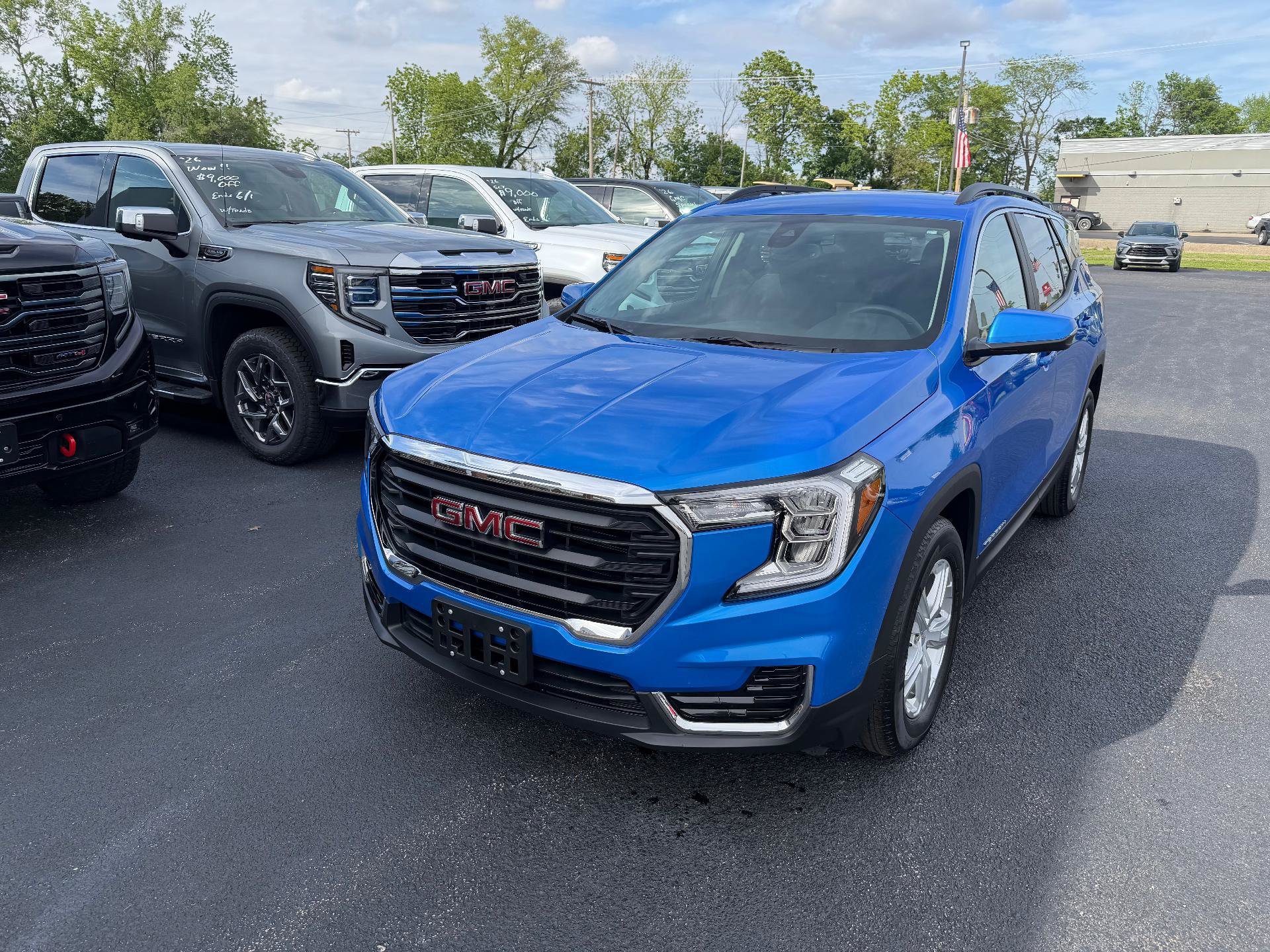 Used 2024 GMC Terrain SLE w/ Driver Convenience Package