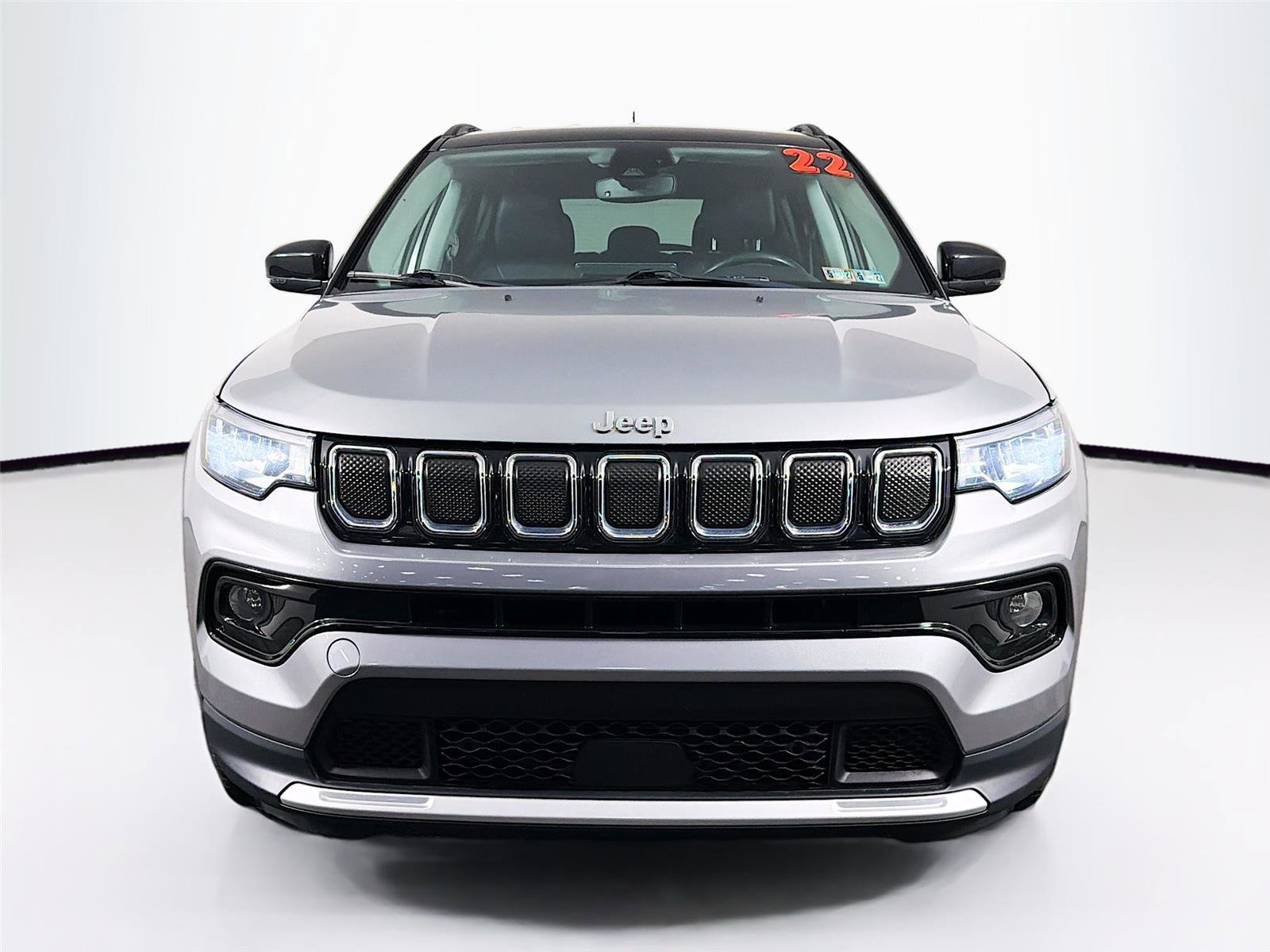 Used 2022 Jeep Compass Limited AWD/4WD image 2