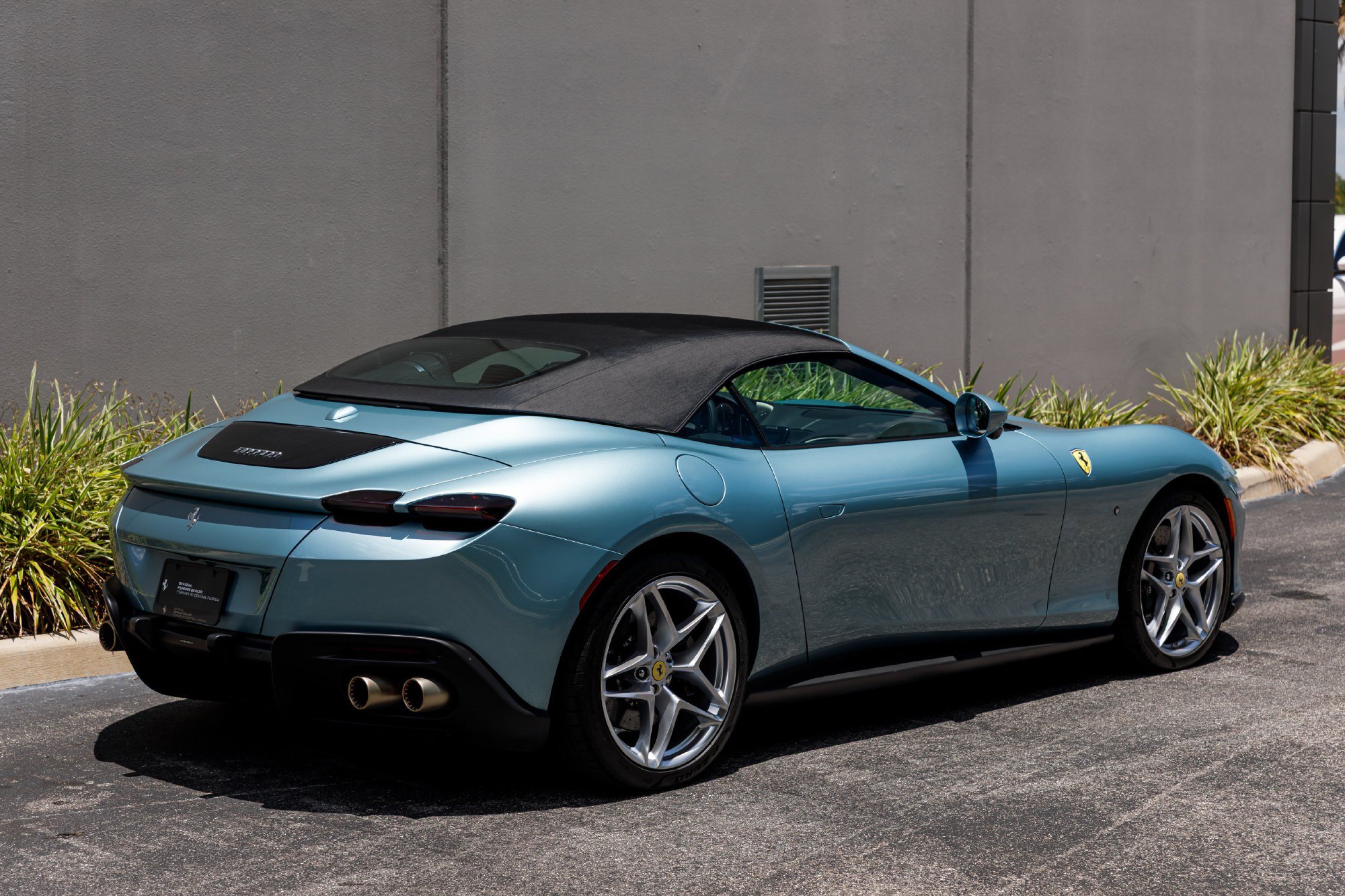 Used 2026 Ferrari Roma Spider RWD image 5