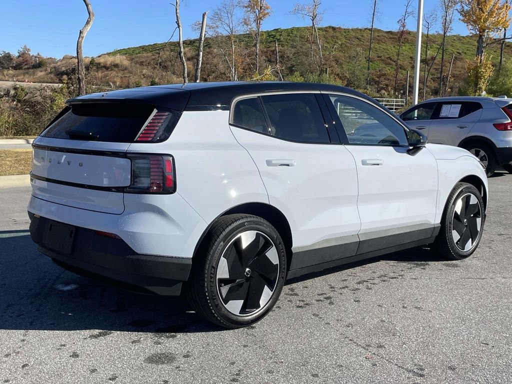 Certified 2025 Volvo EX30 Plus w/ Protection Package Premier image 28