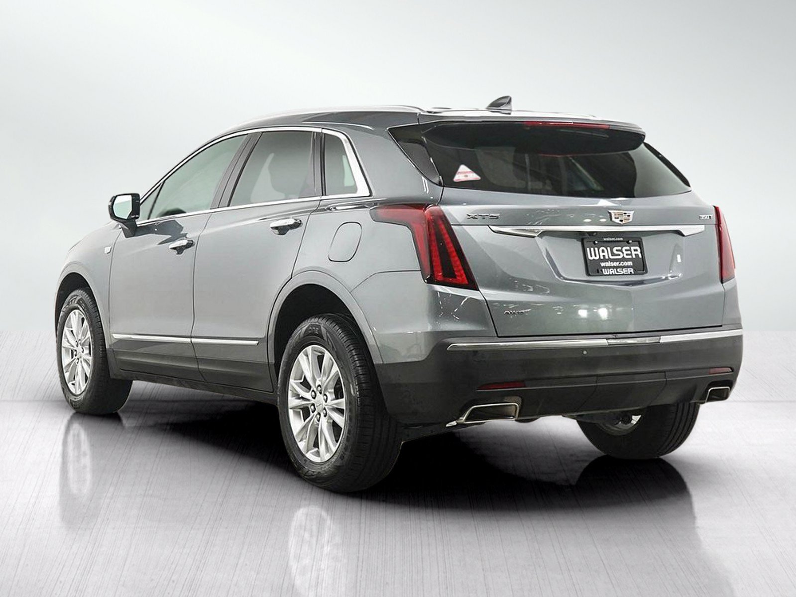 Used 2022 Cadillac XT5 Luxury AWD/4WD image 3