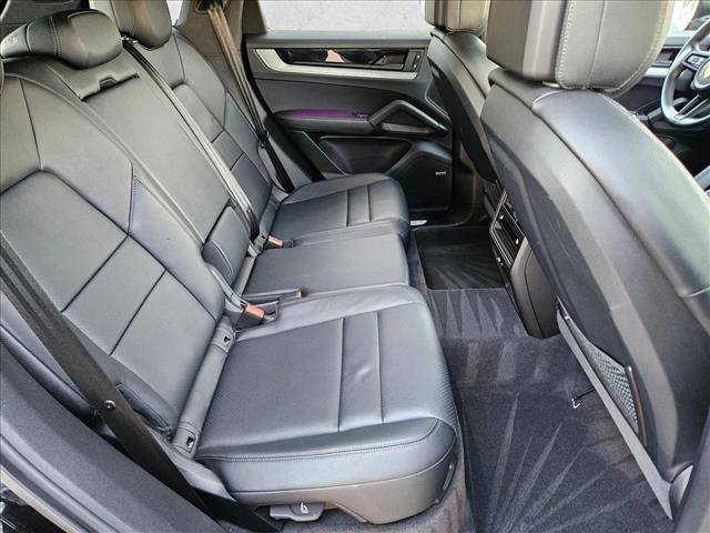 Used 2024 Porsche Cayenne image 21